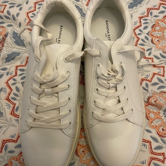 New Banana Republic white sneakers - Picture 2 of 3